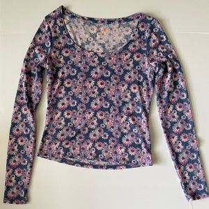 NWT long sleeve flower crop